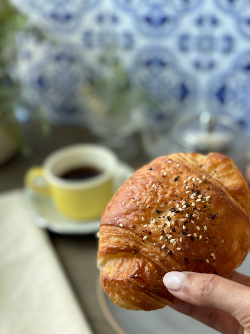 everything bagel vegan croissant